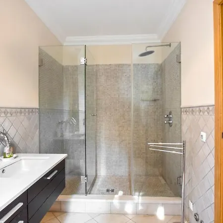 Vale Do Garrao Sleeps 10 With Pool Air Con And Wifi