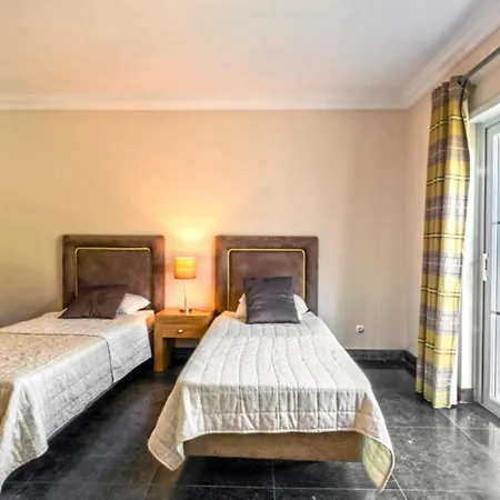 Vale Do Garrao Sleeps 10 With Pool Air Con And Wifi