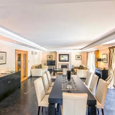 Vila Vale Do Garrao Sleeps 10 With Pool Air Con And Wifi