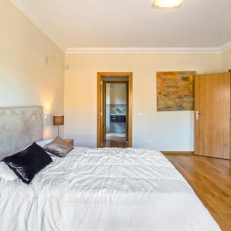 Villa Vale Do Garrao Sleeps 10 With Pool Air Con And Wifi